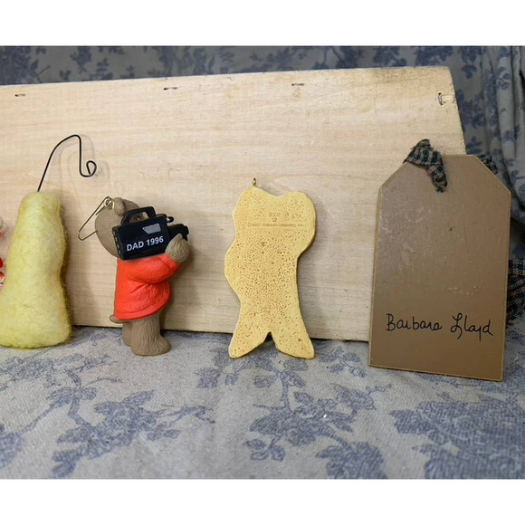 Lot of 5 Vintage Christmas Ornaments, Many Hallmark Keepsake & Dad Father Themed - Picture 4 of 6